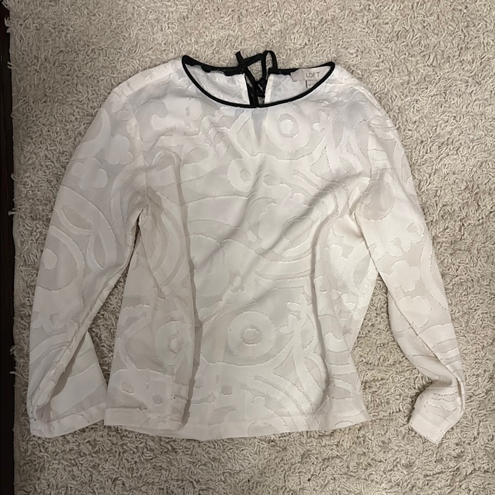 ✨3/$10✨ Textured Loft White Women's Top